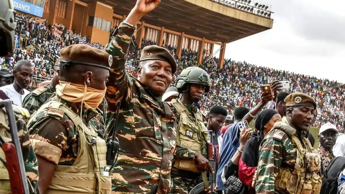 Tentative de coup d'État déjouée au Niger : ce que l'on sait des affrontements à Niamey
