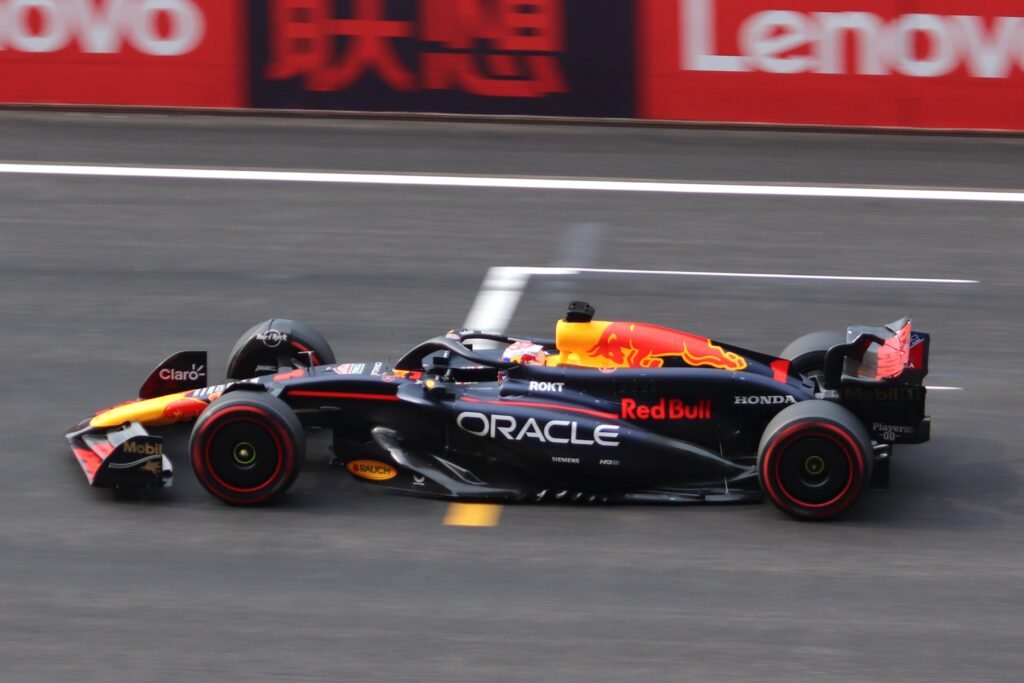 F1 au Rwanda : Amnesty dénonce un « prix de sportswashing », Kigali parle d'investissement pour le futur